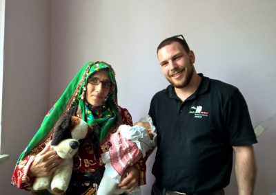 Eine Frau mit Kind wollte umbedingt ein Plüschtier